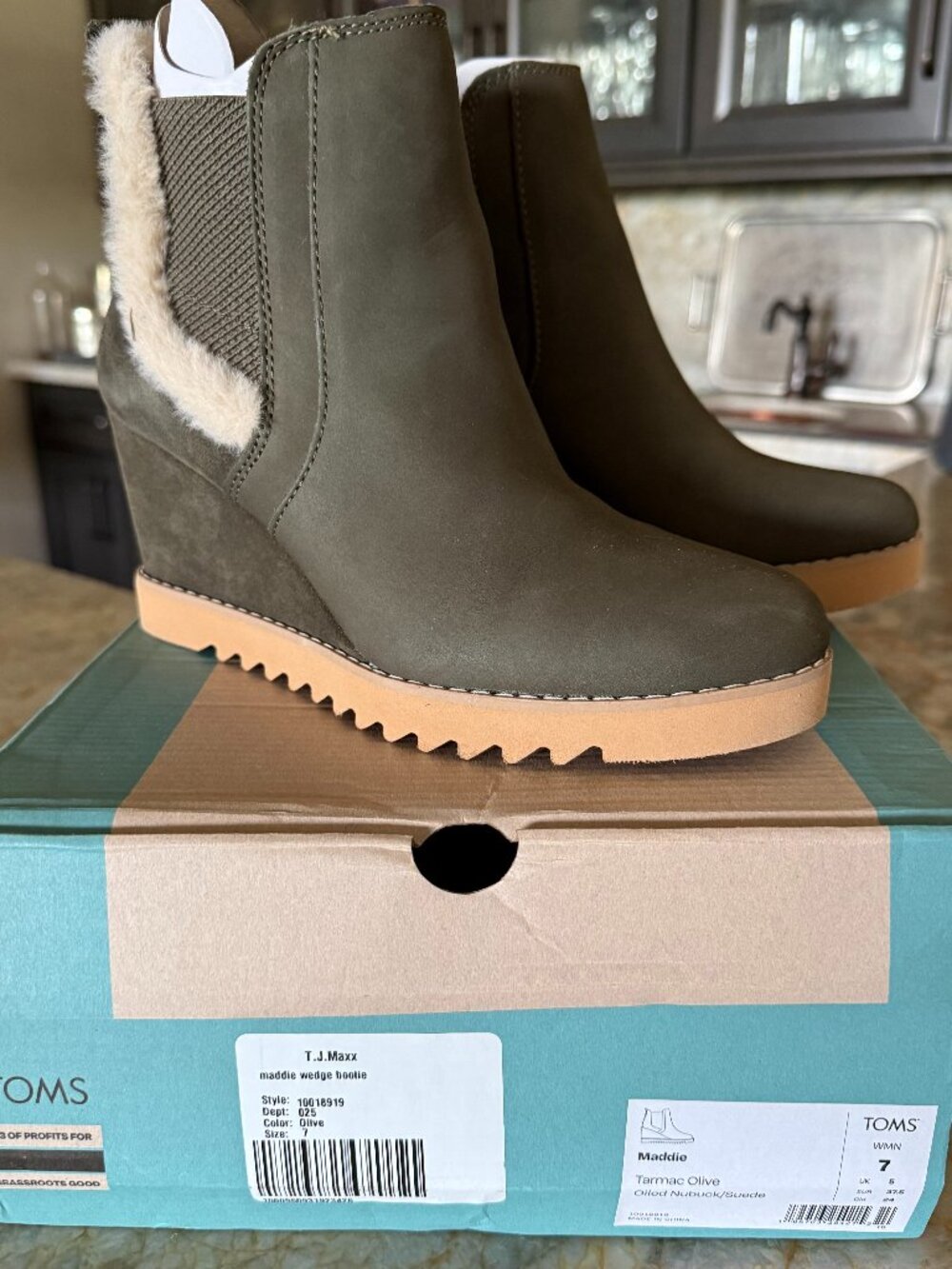 TOMS Maddie Wedge Booties NWT Size 7